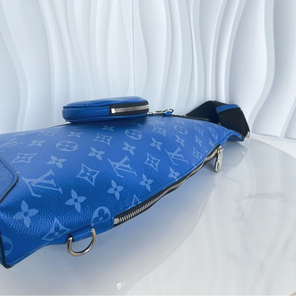 Louis Vuitton Blue Monogram Sling Bag with Circular Pouch - Picture 3 of 12